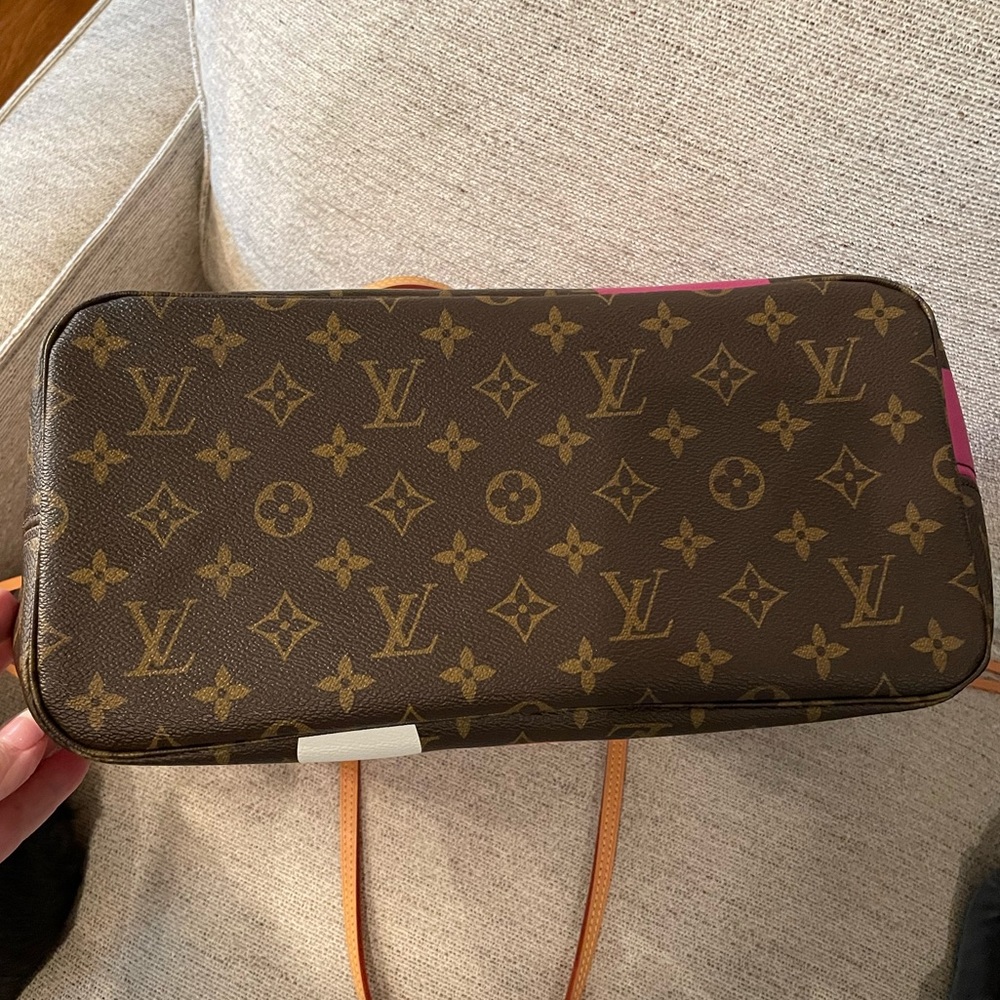 Louis Vuitton❌SOLD❌ ‘Game On’ Shoulder Bag - Picture 10 of 15